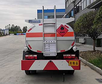 东风5方加油车