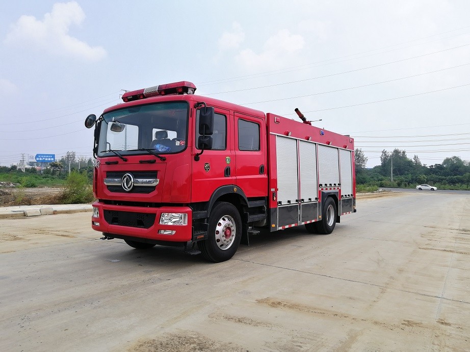 江特牌JDF5171GXFPM70/E6型泡沫消防车