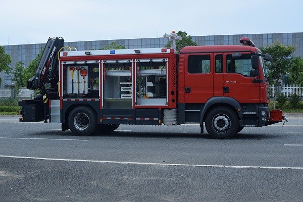 江特牌JDF5131TXFJY120型抢险救援消防车