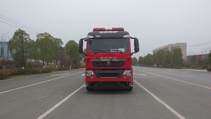 江特牌JDF5270GXFGP100/Z6型干粉泡沫联用消防车