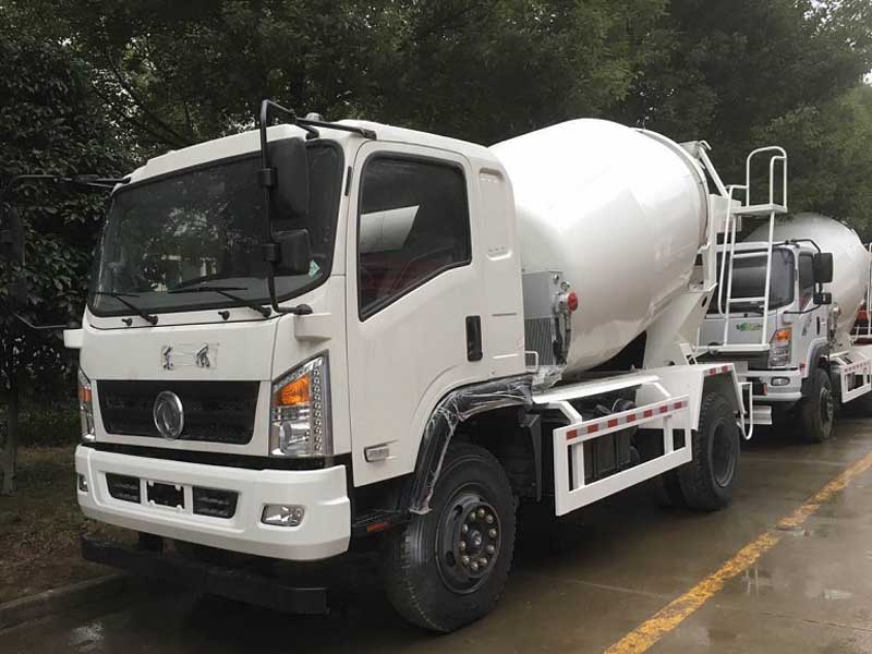 东风新款D912-7方搅拌车